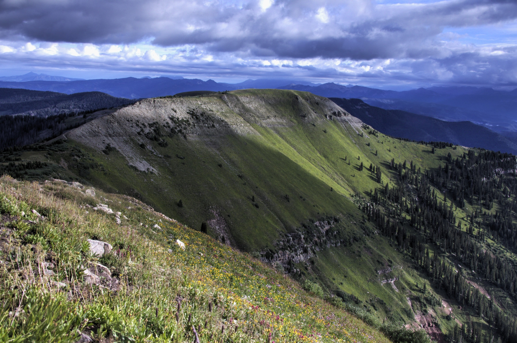 Scenic_CO_ColoradoTrailSeg27-1_20240813_10644-10646